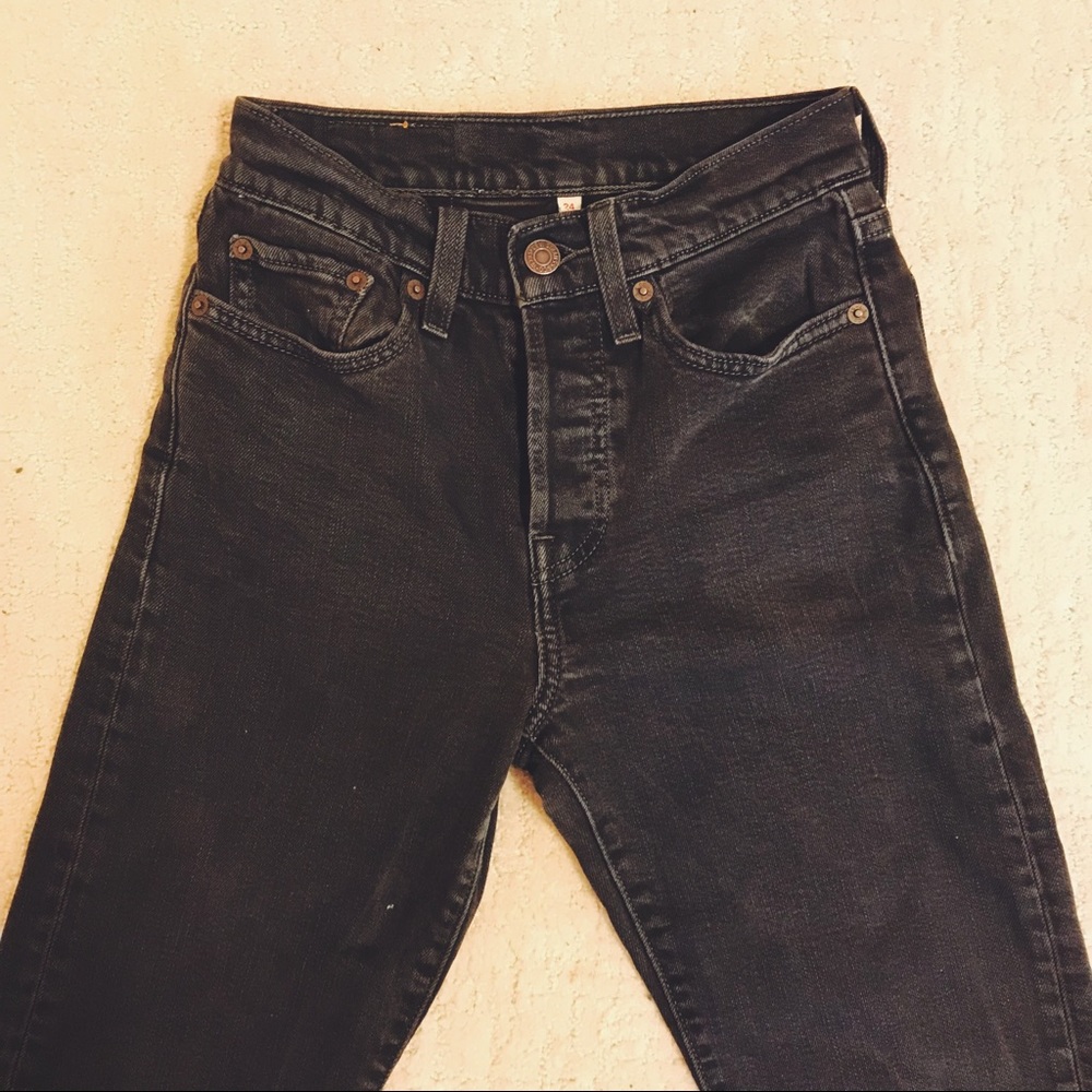 🌻 Vintage High Waisted Levi’s Jeans - Picture 4 of 8